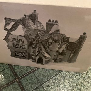 Department 56 - North Pole Series - Santa's Workshop Collectibles